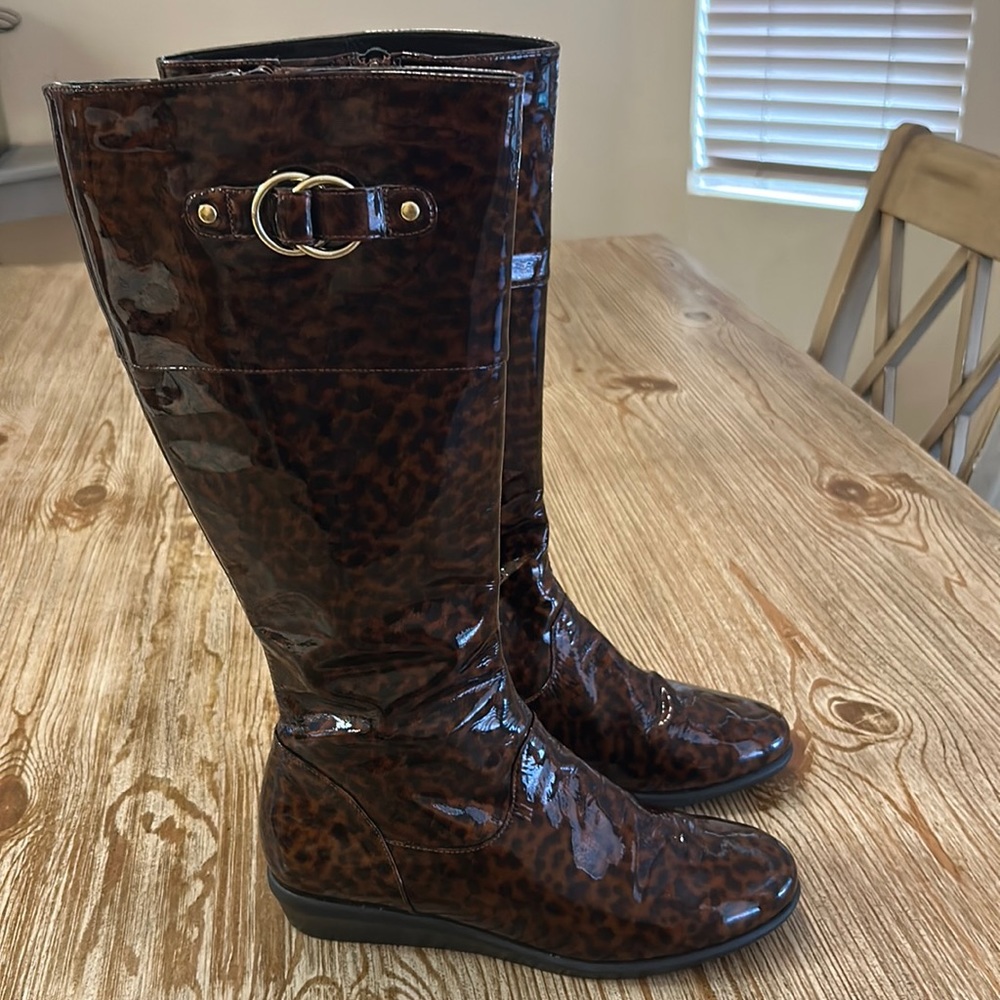 Cole Haan women’s Nike Air Melanie boots, size 8